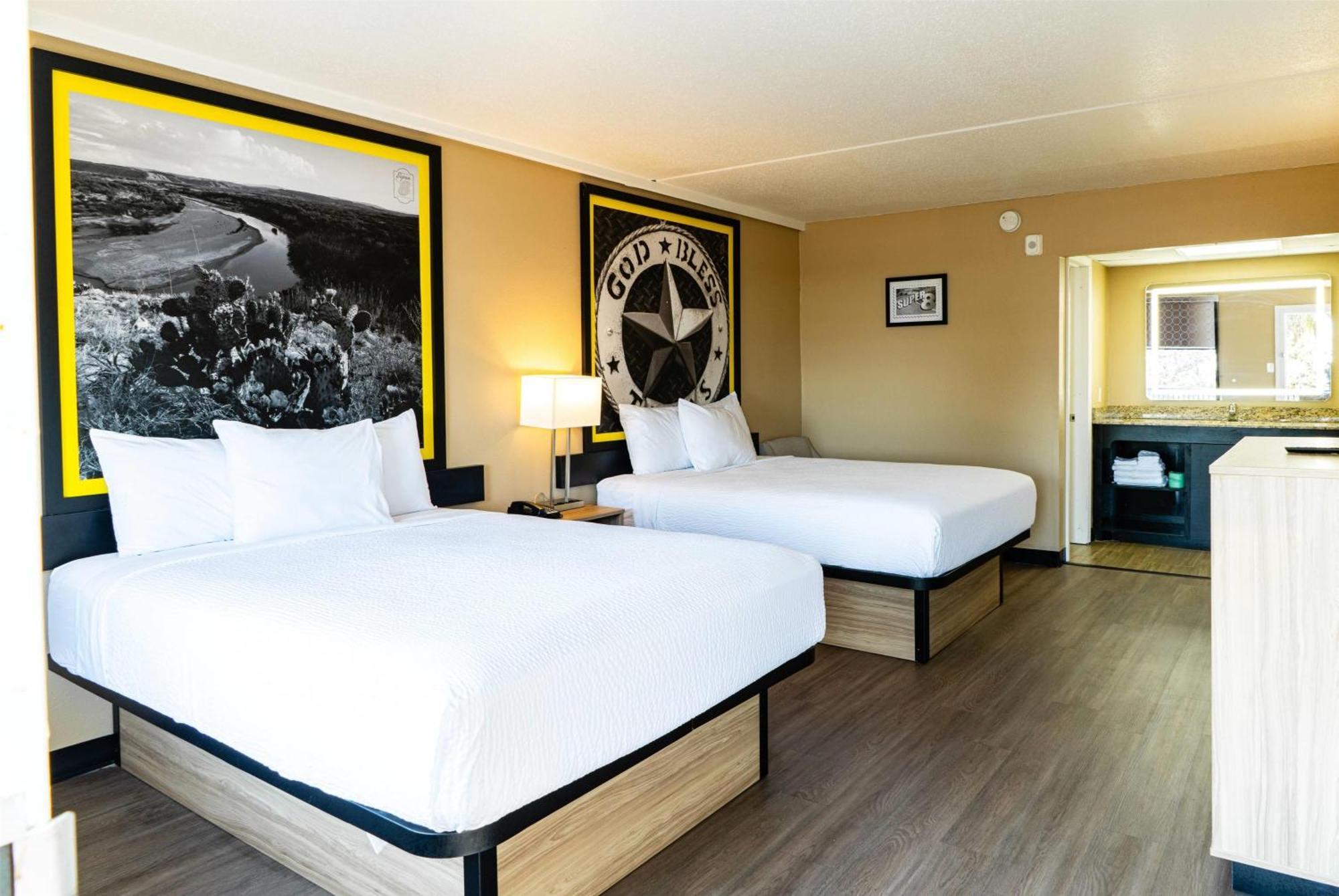 מלון Super 8 By Wyndham Corpus Christi Airport מראה חיצוני תמונה